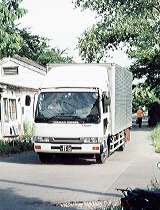 truck01s.JPG (9878 バイト)